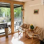 Nyaraló Renovated 60s House With Fire Pit And Wood Stove *